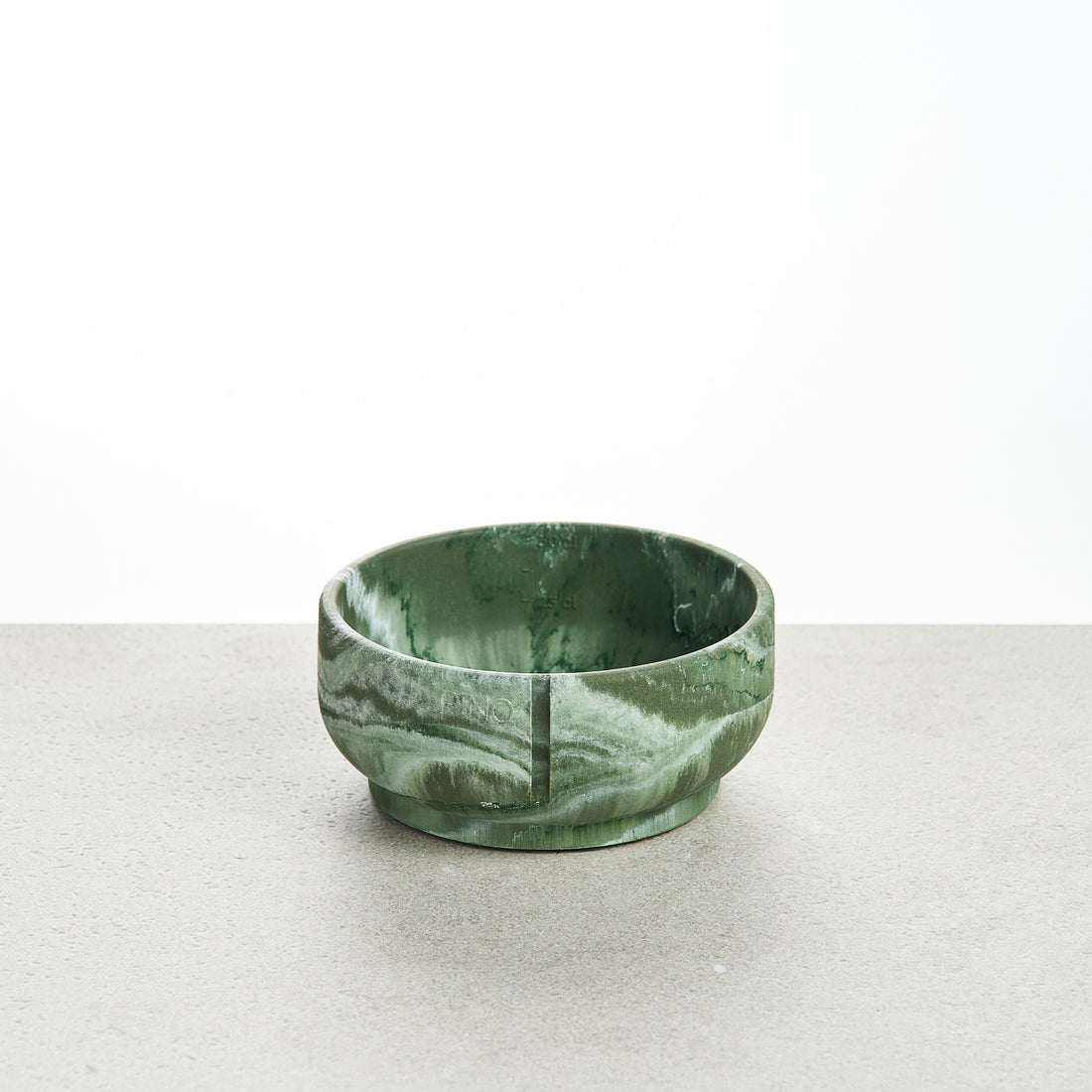 PINO Classic Voerbak Small in Crocodile Green, gemarmerde afwerking