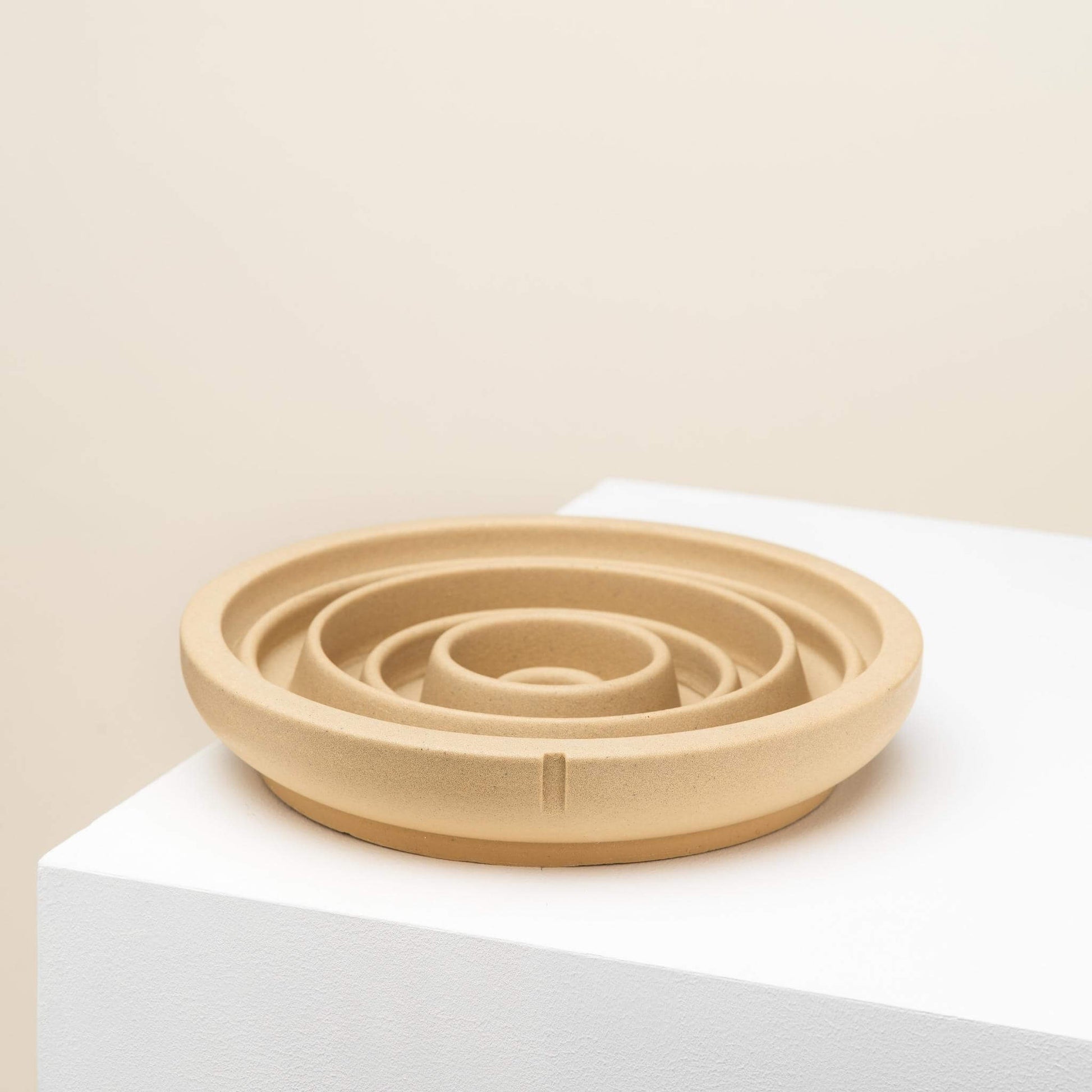 The slow feeder bowl for cats in Camel Brown color