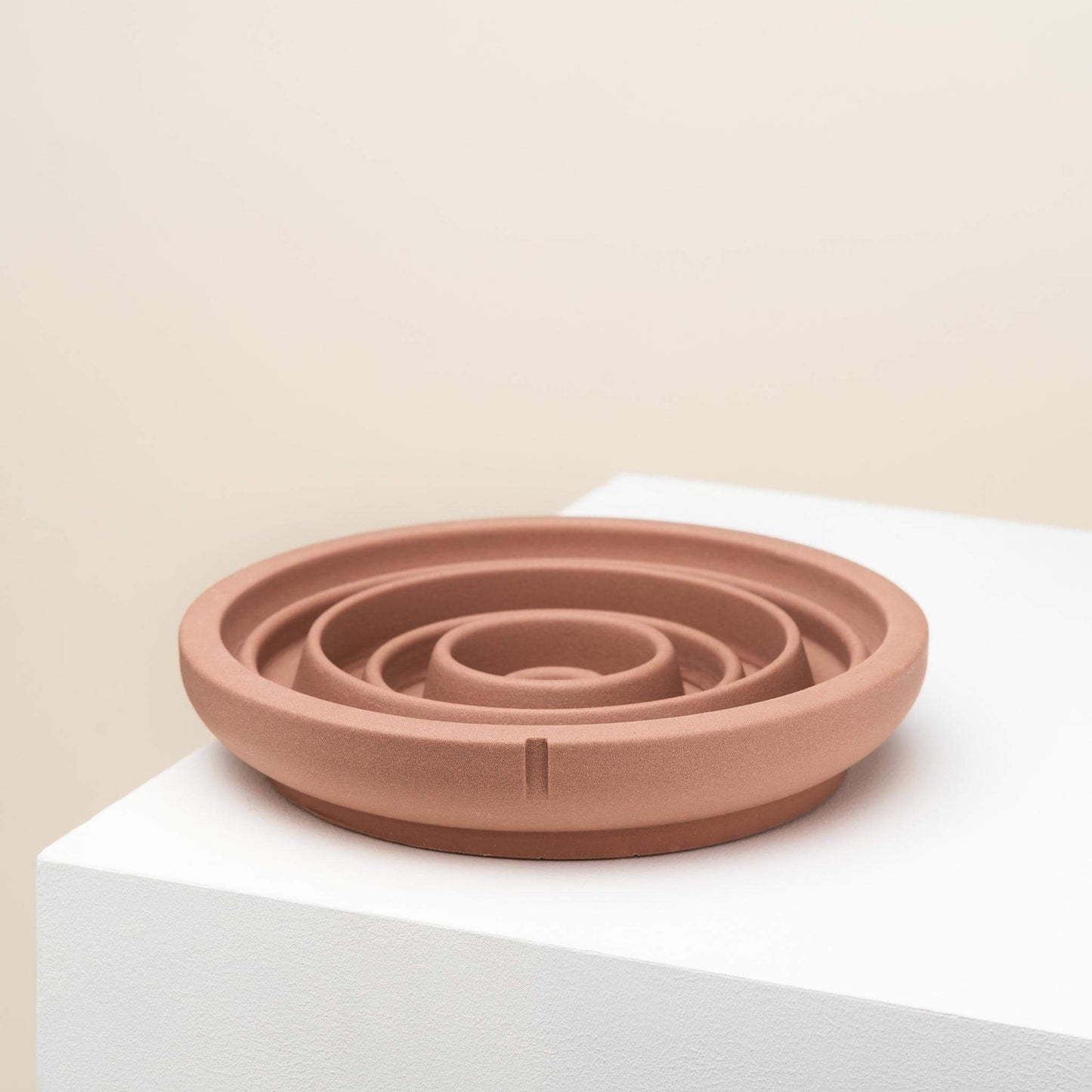 The slow feeder bowl for cats in Foxy Terra color